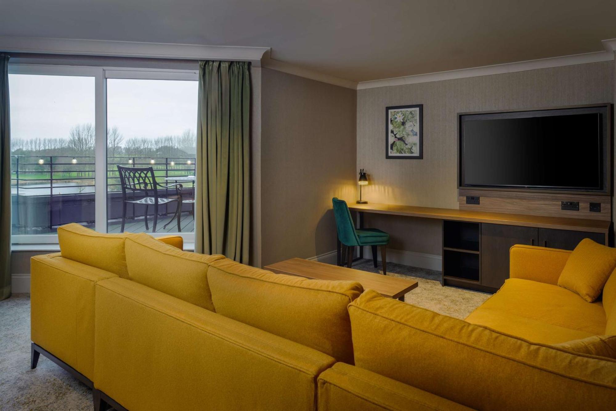 Doubletree By Hilton Belfast Templepatrick Hotel Exterior foto