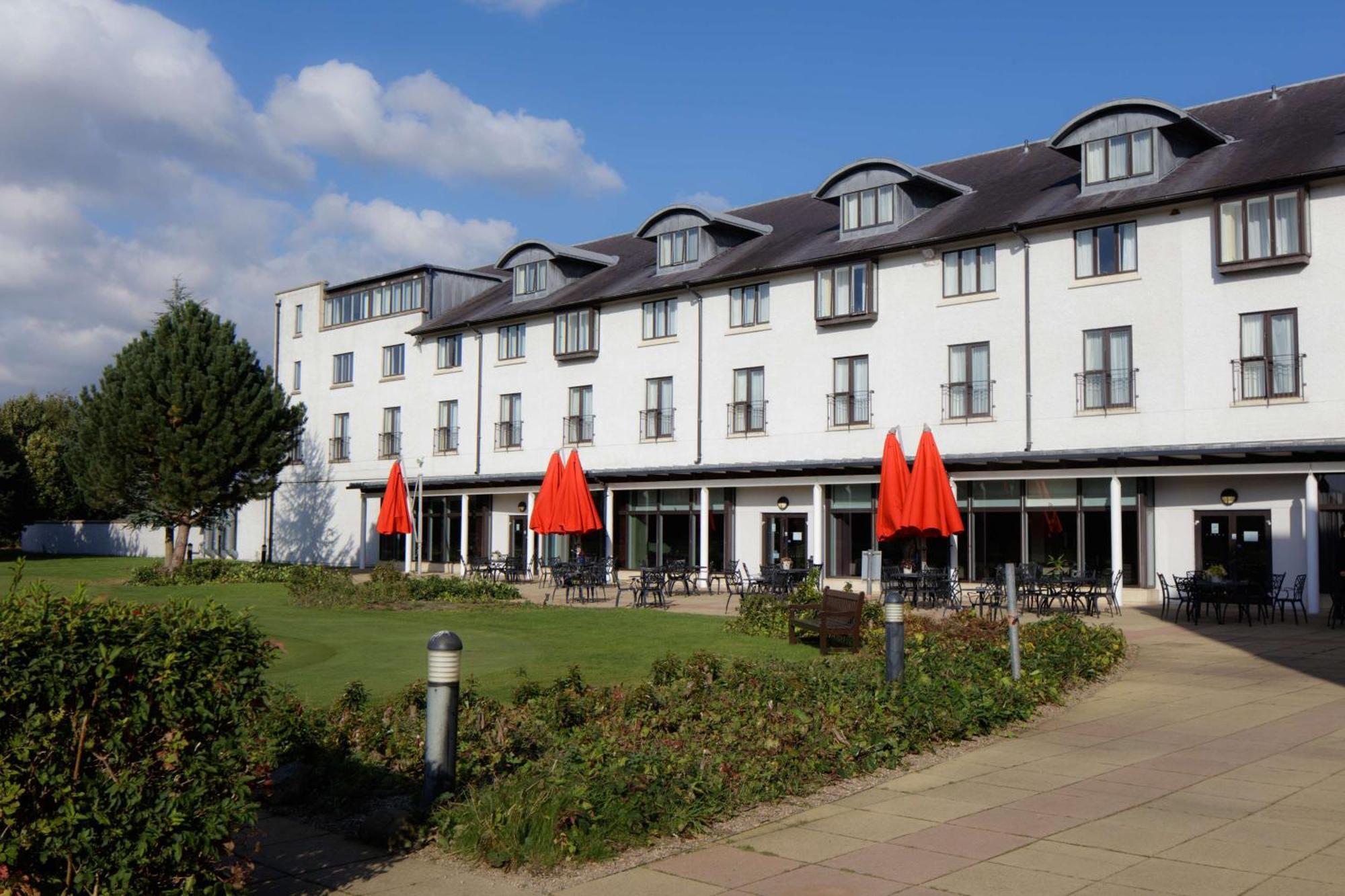 Doubletree By Hilton Belfast Templepatrick Hotel Exterior foto